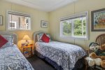 2nd bedroom with twin beds at Cozy Cottage